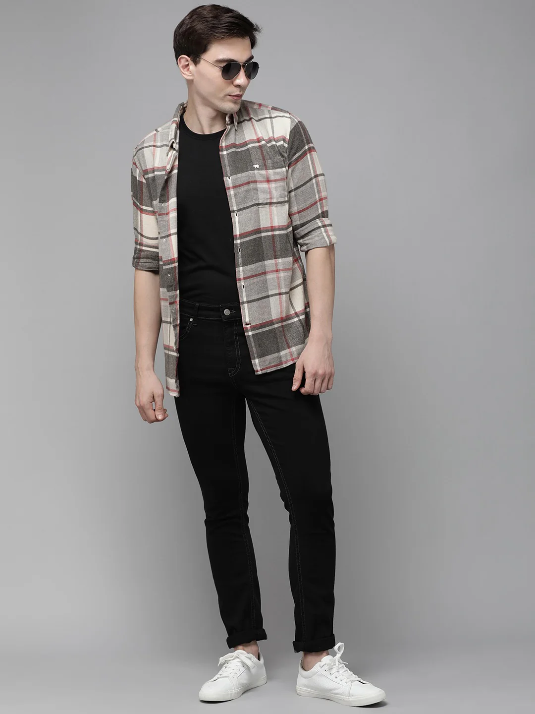 Izod - Image 6