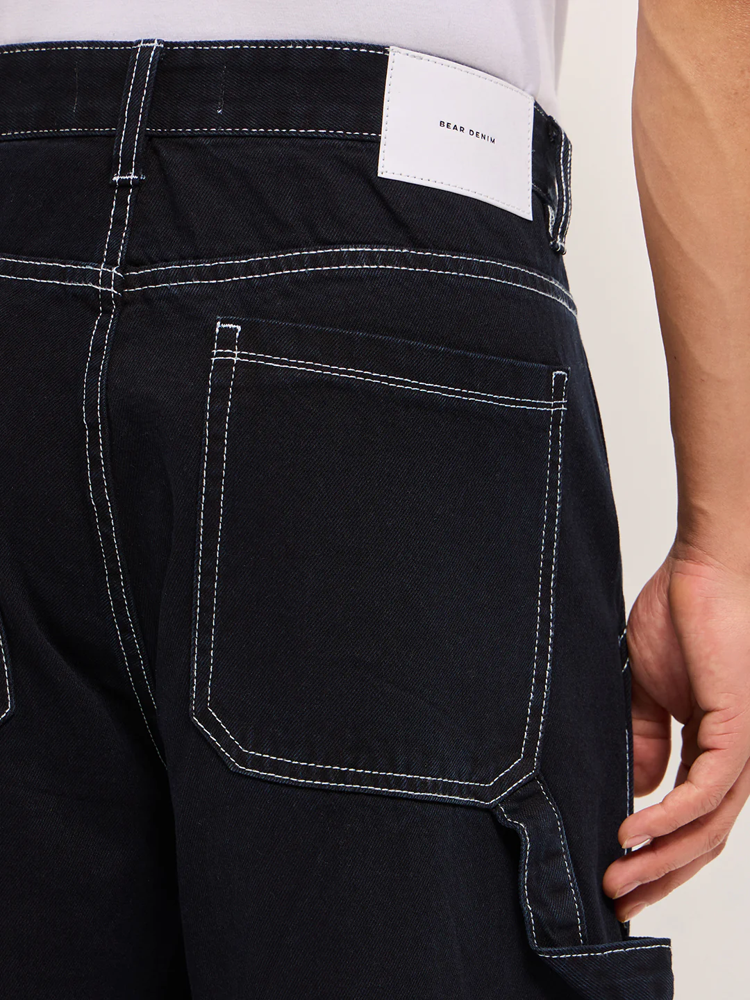 LEVI - Image 6